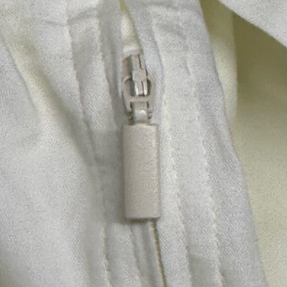 Gucci | Garment Bag & Velvet Coat Hanger | Off-white/Black | Bag: 20.5 x 57 inch - Picture 8 of 16